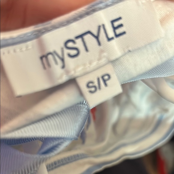 White and Blue Short Sleeve Tee with Floral Design - Picture 2 of 7